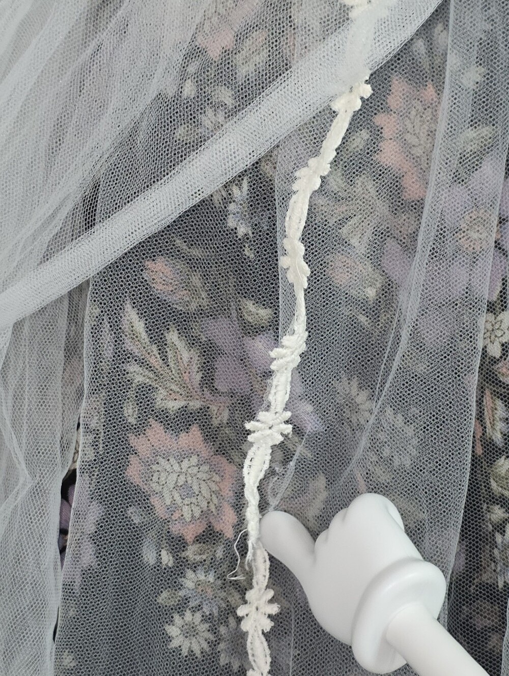 Vintage 1960-70's Juliet Bridal Ivory Lace Bow Veil Headpiece Romance Cathedral - Picture 16 of 16